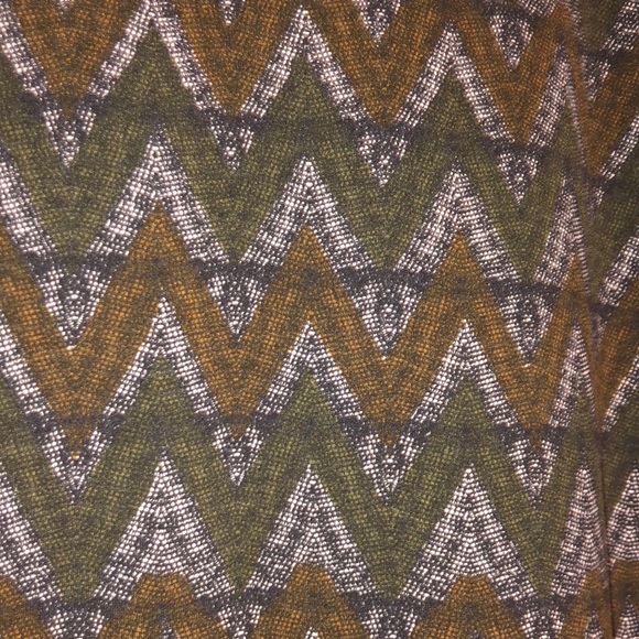 LuLaRoe Irma Top - Picture 2 of 4